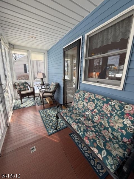 ROCK RIDGE LAKE - Residential