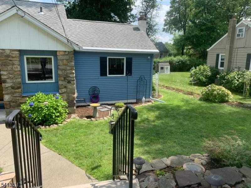 ROCK RIDGE LAKE - Residential