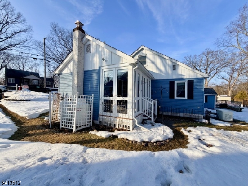 ROCK RIDGE LAKE - Residential