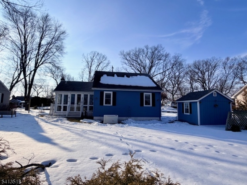 ROCK RIDGE LAKE - Residential