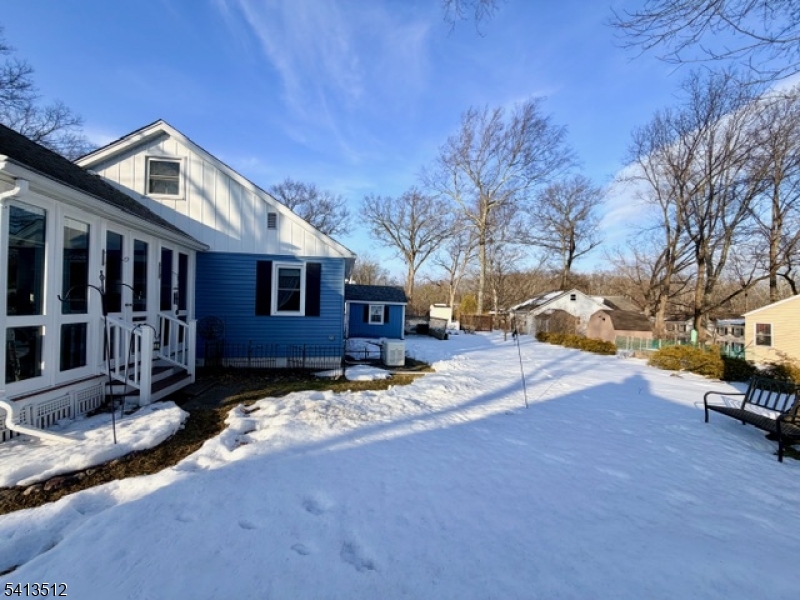 ROCK RIDGE LAKE - Residential