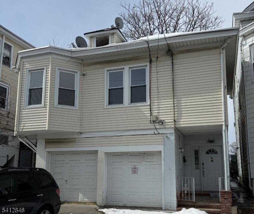 Very private 2nd floor apartment over your personal garage. Apartment has two bedroom bedrooms, one full bathroom, one large Eat-in kitchen and living room. You have a one car garage included with a washer and dryer provided this unit won't last vacant and easy to show. BONUS-WASHER & DRYER PROVIDED BY LANDLORD!!!