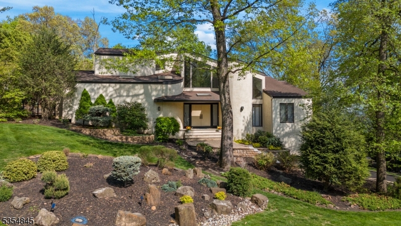 2 Highview Ct