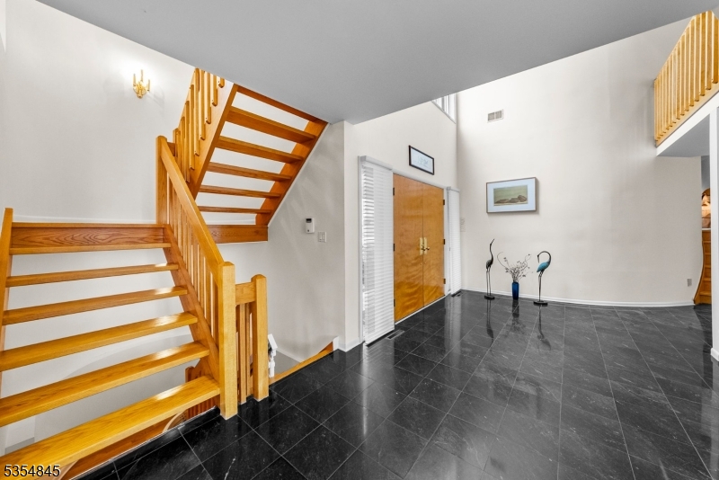 2 Highview Ct