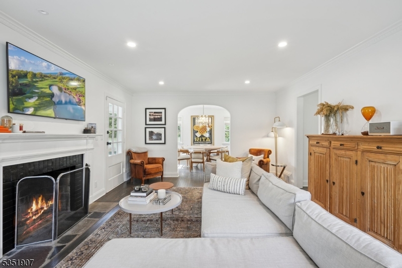 10 Norman Cir
