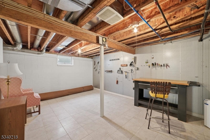 OLD SHORT HILLS - Residential