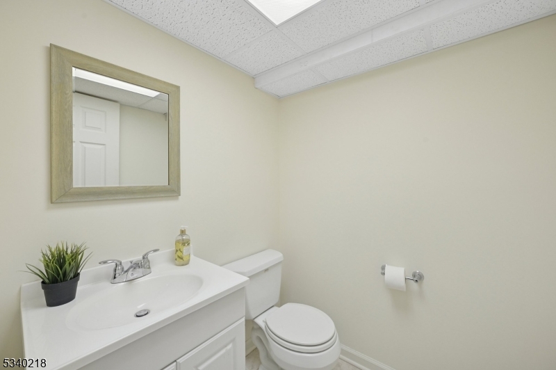 OLD SHORT HILLS - Residential