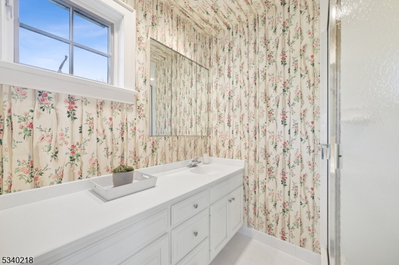 OLD SHORT HILLS - Residential