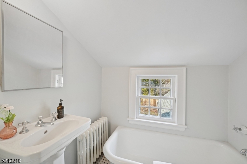 OLD SHORT HILLS - Residential