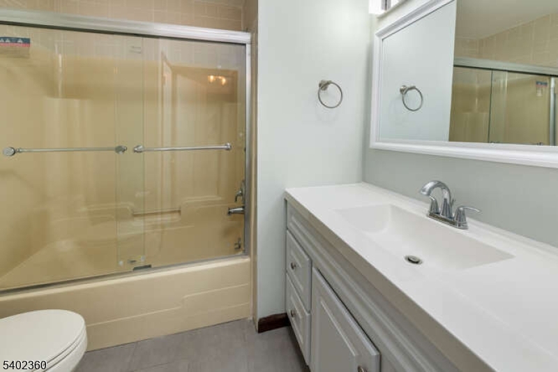 Lower Mt. Glen Lake - Residential