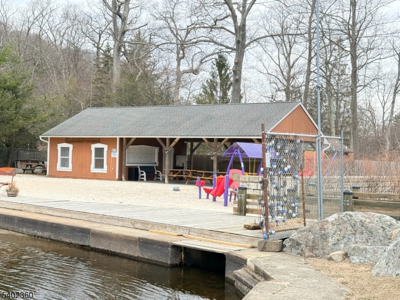 Lower Mt. Glen Lake - Residential