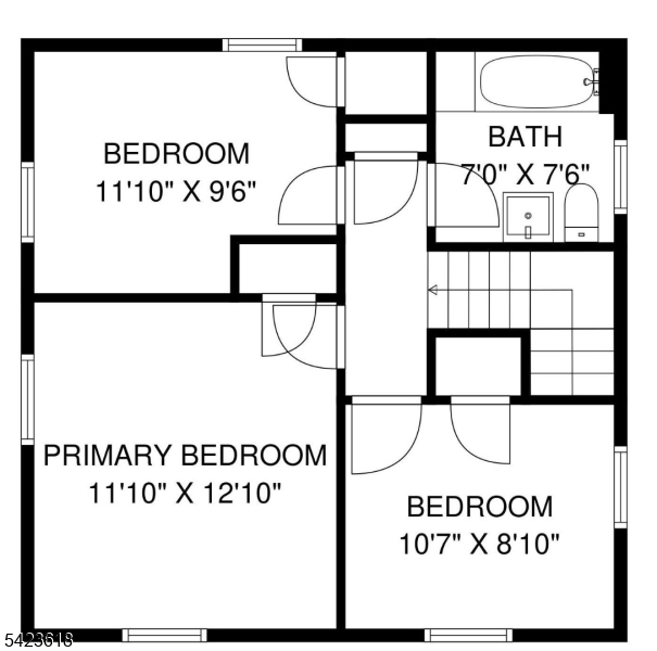 Main image without alt text