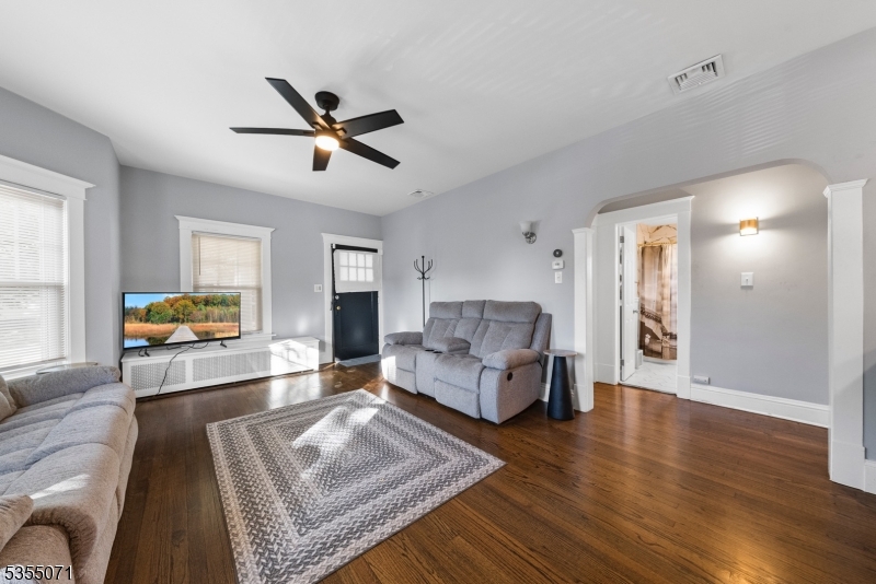 16 Seville Ave