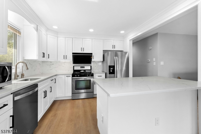 Westfield Town, New Jersey 07090, United States, 4 Bedrooms Bedrooms, ,2 BathroomsBathrooms,Residential,Pending,206286