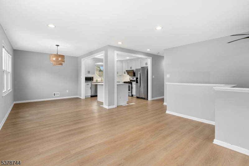 Westfield Town, New Jersey 07090, United States, 4 Bedrooms Bedrooms, ,2 BathroomsBathrooms,Residential,Pending,206286