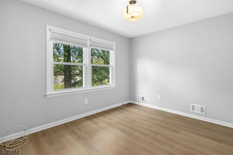 Westfield Town, New Jersey 07090, United States, 4 Bedrooms Bedrooms, ,2 BathroomsBathrooms,Residential,Pending,206286