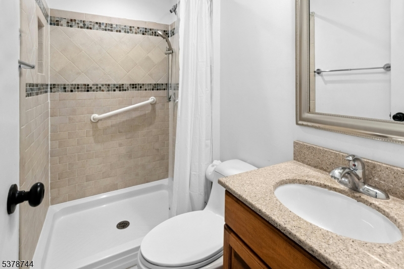 Westfield Town, New Jersey 07090, United States, 4 Bedrooms Bedrooms, ,2 BathroomsBathrooms,Residential,Pending,206286