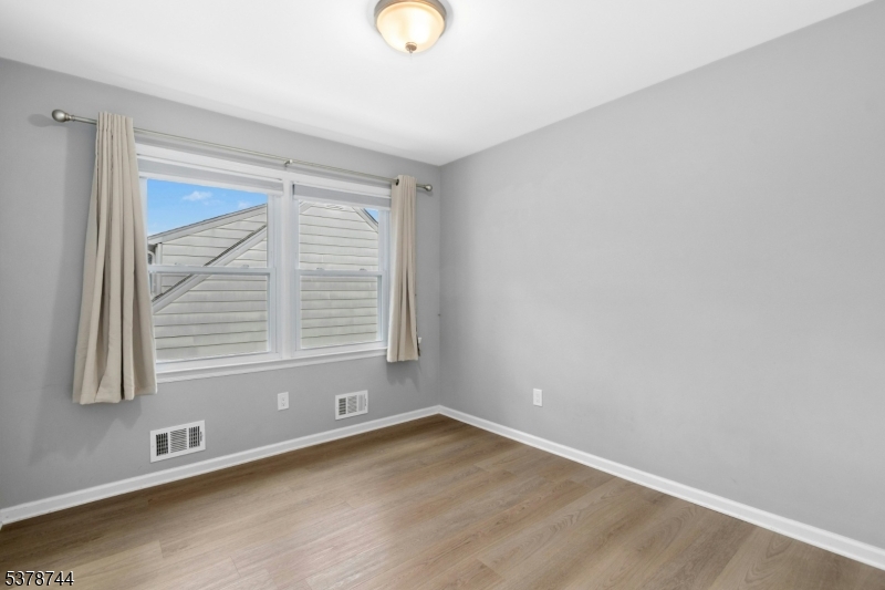 Westfield Town, New Jersey 07090, United States, 4 Bedrooms Bedrooms, ,2 BathroomsBathrooms,Residential,Pending,206286