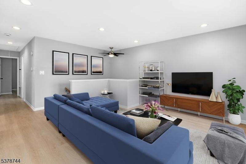 Westfield Town, New Jersey 07090, United States, 4 Bedrooms Bedrooms, ,2 BathroomsBathrooms,Residential,Pending,206286