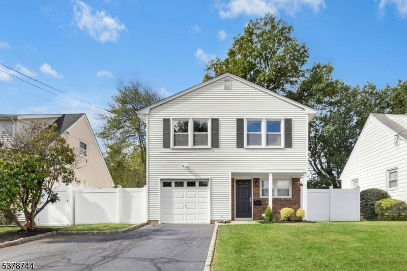 Westfield Town, New Jersey 07090, United States, 4 Bedrooms Bedrooms, ,2 BathroomsBathrooms,Residential,Pending,206286