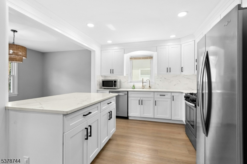 Westfield Town, New Jersey 07090, United States, 4 Bedrooms Bedrooms, ,2 BathroomsBathrooms,Residential,Pending,206286