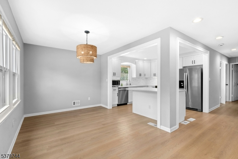 Westfield Town, New Jersey 07090, United States, 4 Bedrooms Bedrooms, ,2 BathroomsBathrooms,Residential,Pending,206286