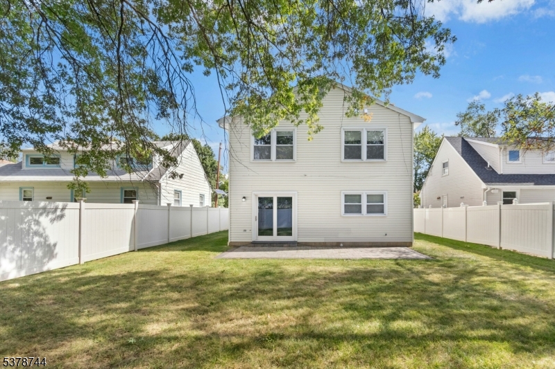 Westfield Town, New Jersey 07090, United States, 4 Bedrooms Bedrooms, ,2 BathroomsBathrooms,Residential,Pending,206286