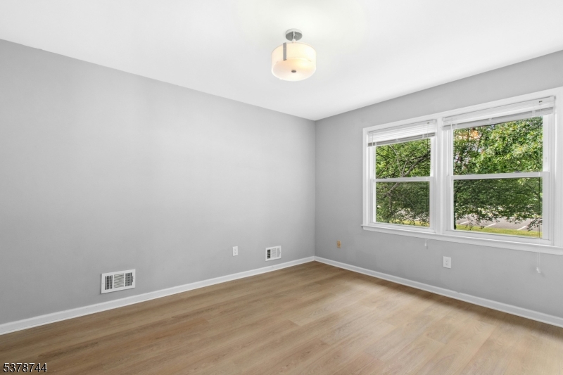 Westfield Town, New Jersey 07090, United States, 4 Bedrooms Bedrooms, ,2 BathroomsBathrooms,Residential,Pending,206286