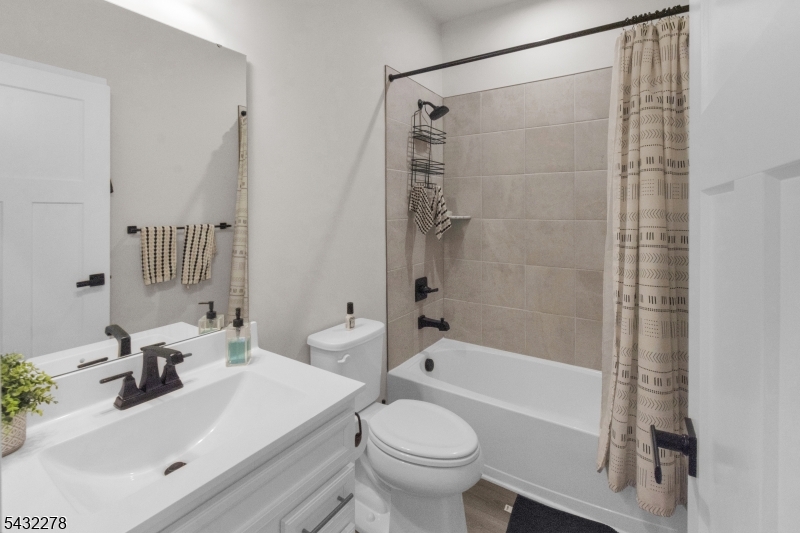 Hackettstown Crossing - Residential