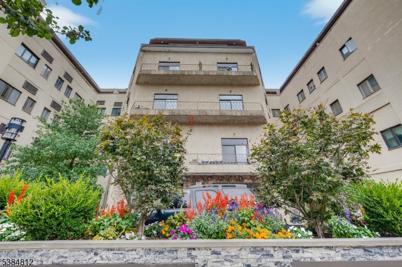 Journal Square - Residential