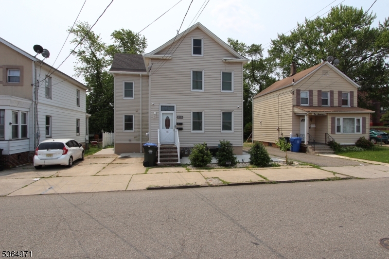 Woodbridge Twp., New Jersey 07095, United States, 2 Bedrooms Bedrooms, ,1 BathroomBathrooms,Residential,Active,151702