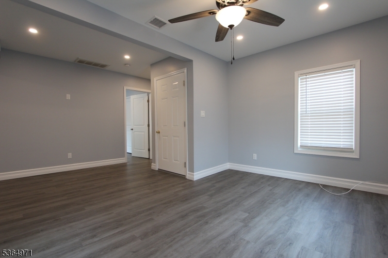 Woodbridge Twp., New Jersey 07095, United States, 2 Bedrooms Bedrooms, ,1 BathroomBathrooms,Residential,Active,151702