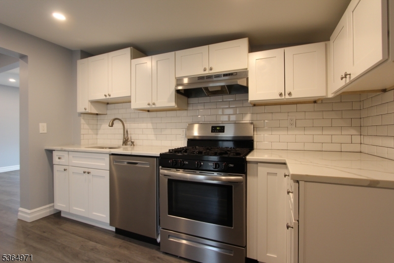 Woodbridge Twp., New Jersey 07095, United States, 2 Bedrooms Bedrooms, ,1 BathroomBathrooms,Residential,Active,151702