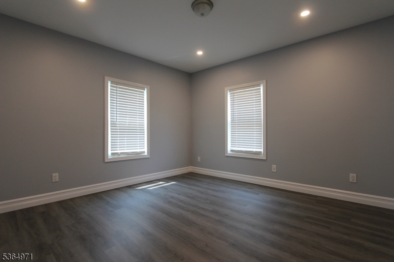 Woodbridge Twp., New Jersey 07095, United States, 2 Bedrooms Bedrooms, ,1 BathroomBathrooms,Residential,Active,151702