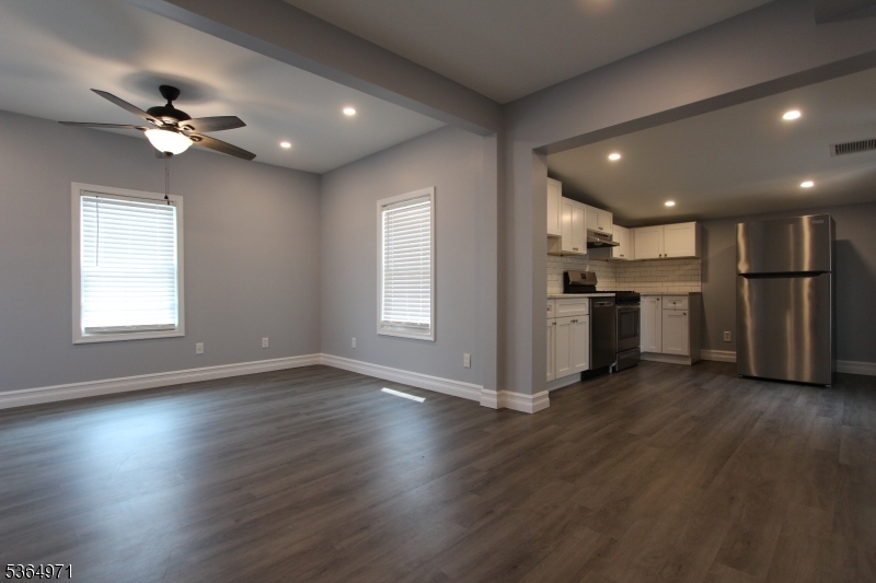 Woodbridge Twp., New Jersey 07095, United States, 2 Bedrooms Bedrooms, ,1 BathroomBathrooms,Residential,Active,151702