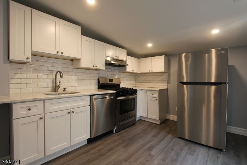 Woodbridge Twp., New Jersey 07095, United States, 2 Bedrooms Bedrooms, ,1 BathroomBathrooms,Residential,Active,151702