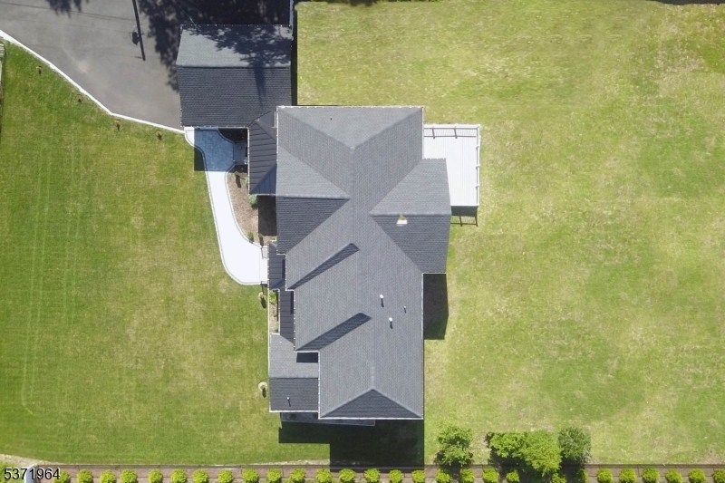 Pequannock Twp., New Jersey 07444, United States, 5 Bedrooms Bedrooms, ,5 BathroomsBathrooms,Residential,Coming Soon,175329