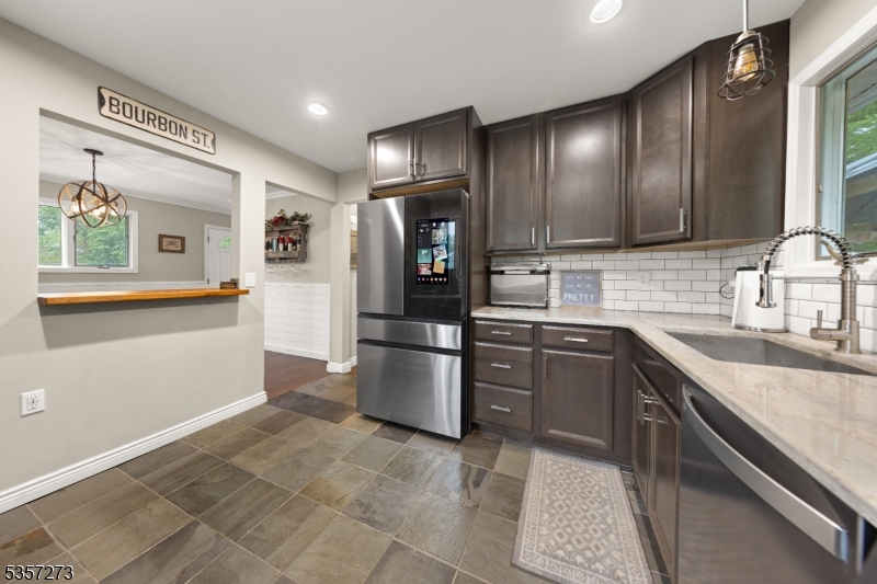 27 Jefferson Ter