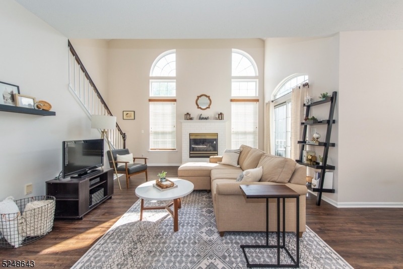 Rose Arbor - Residential