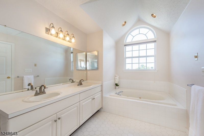 Rose Arbor - Residential