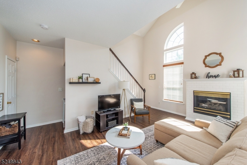 Rose Arbor - Residential