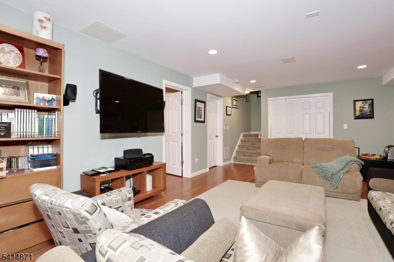 INDIAN FIELD - Residential