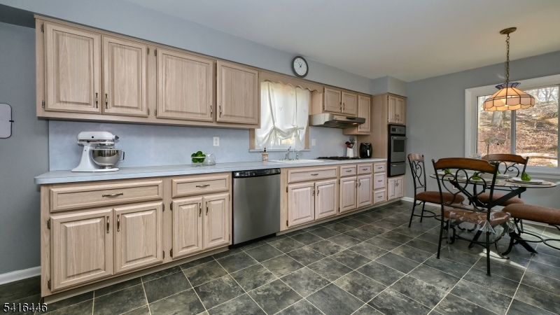 LIONS HEAD LAKE - Residential