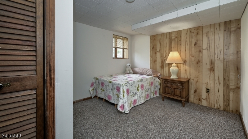 LIONS HEAD LAKE - Residential