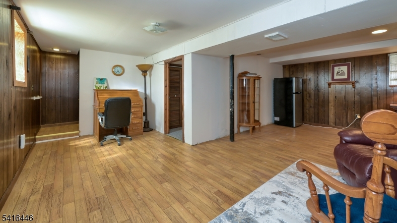 LIONS HEAD LAKE - Residential