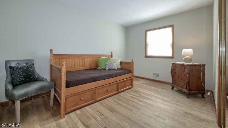 LIONS HEAD LAKE - Residential