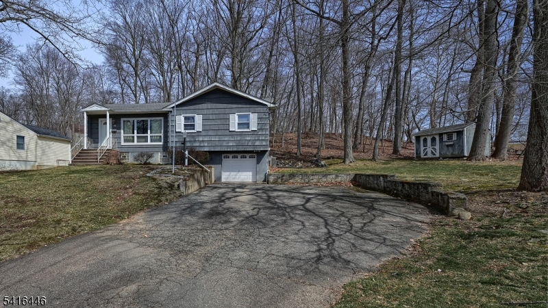 LIONS HEAD LAKE - Residential
