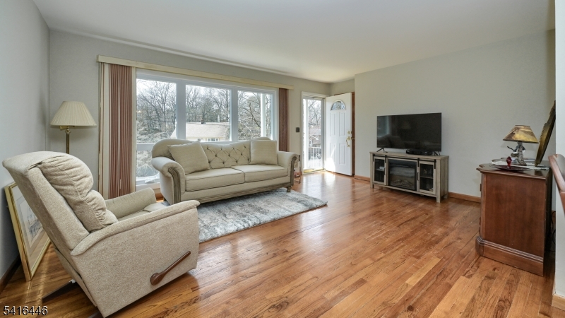 LIONS HEAD LAKE - Residential