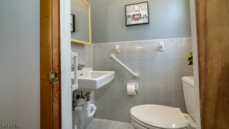 LIONS HEAD LAKE - Residential