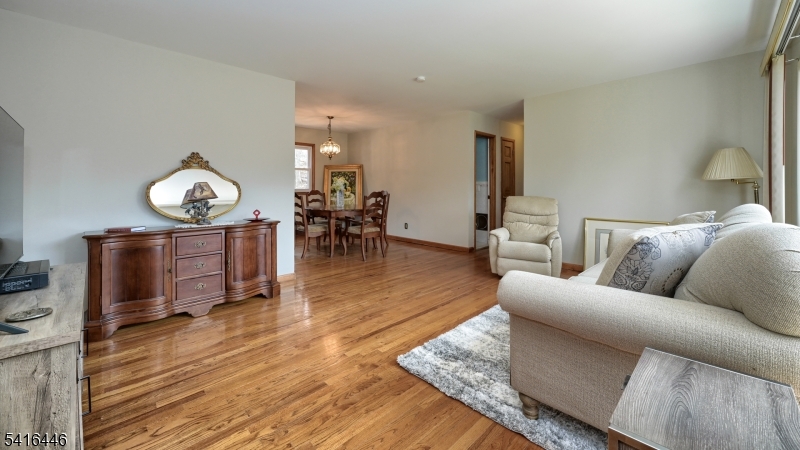 LIONS HEAD LAKE - Residential